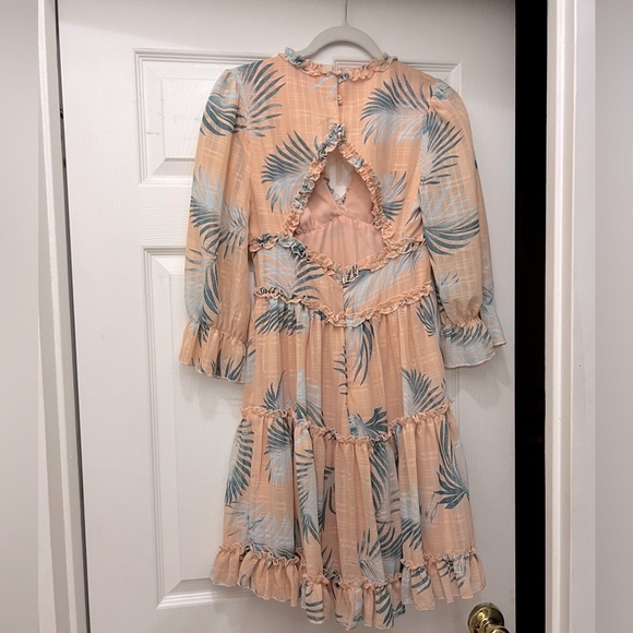 Vici Collection, Long Sleeve, V-Neck, Open Back, Palm Leaf Print Peach Dress - Picture 2 of 2